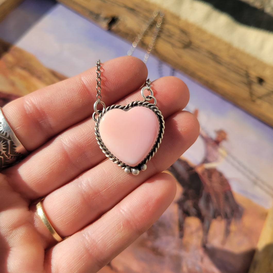 St. Valentine Heart Neck. - Pink Conch