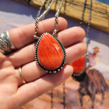 Load image into Gallery viewer, The Duluth Spiny Necklace - Red