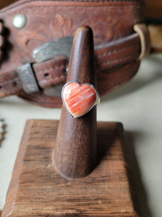 The Gery Heart Ring - Sz 7 - Red Spiny