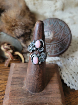 The Sherry Ring - Pink Conch - Adjustable