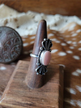 Bridgette - pink conch adjustable