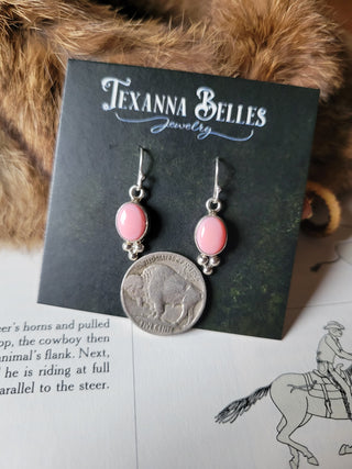 The Jolie Dangles - Pink Conch Shell