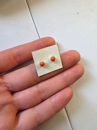 Jen - Tiny stud