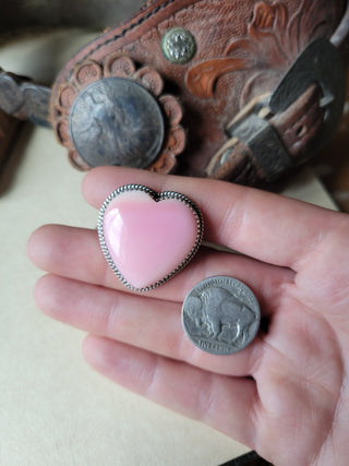 The Lonesome Heart Ring - Sz 8 - Pink Conch