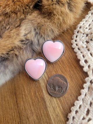 The Mabel Heart Studs - Pink Conch