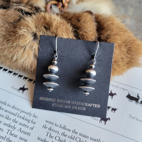 Casey Saucer Pearl Earrings