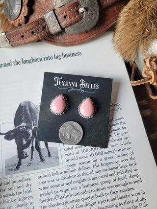 The Sage Studs - Pink Conch