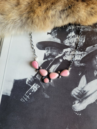 The Harding Necklace - Pink Conch