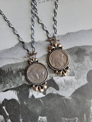 The Raegan Toggle Necklace - 22"