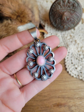The Louisa Pendant - Chimney Butte - Pink Conch