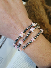Load image into Gallery viewer, The Denver Pearl Bracelet - Pink Conch