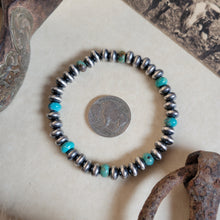 Load image into Gallery viewer, The Kennedy Saucer Pearl Bracelet - Stretch