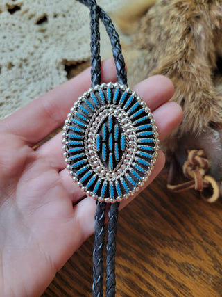 The Corina Needlepoint Cluster Bolo