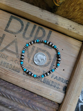 Load image into Gallery viewer, Graduated Pearl Bracelet - Kingman