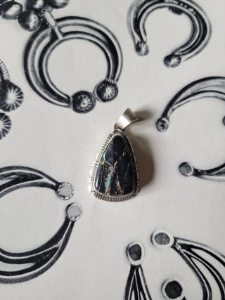 The Annie Triangle Pendant - Blackjack