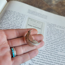 Load image into Gallery viewer, Feather Hoops - 1.25&quot;