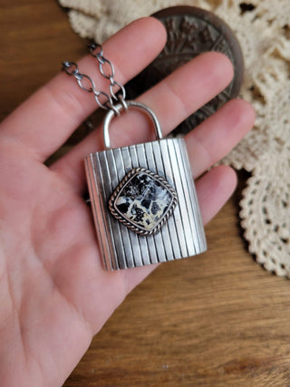 The Daisy Lock Necklace - White Buffalo