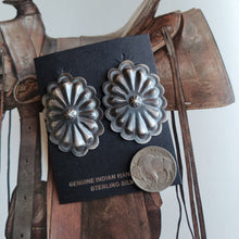 Load image into Gallery viewer, Doris Conchos