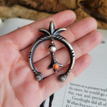 Load image into Gallery viewer, The Pioneer Naja Pendant - Spiny