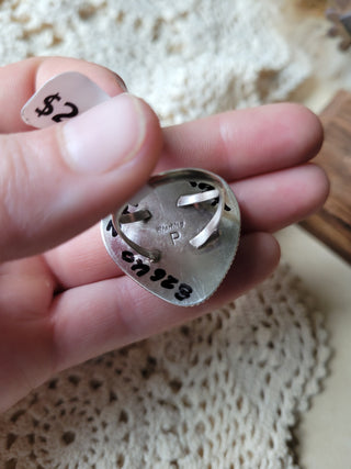 The Lonesome Heart Ring - Sz 8 - Pink Conch