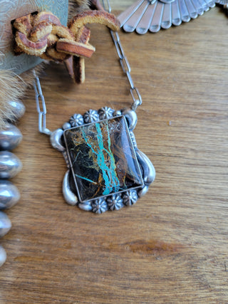 The Alyssa Necklace - Black Jack