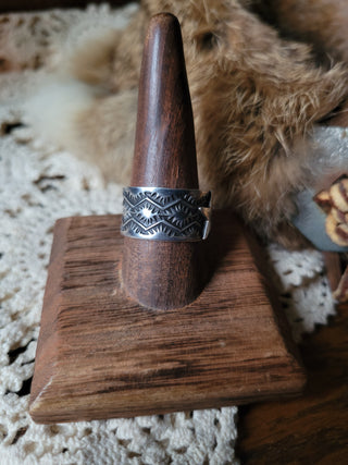 Sunshine Reeves Star Cigar Band Ring - Sz 11.25