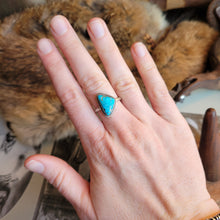 Load image into Gallery viewer, The Jolene Ring - sz 7.75