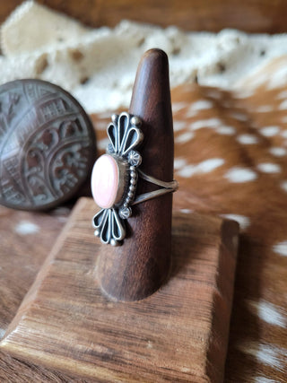 Bridgette - pink conch adjustable