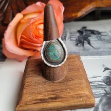 Load image into Gallery viewer, The Estelle Horse Shoe Ring - Sz 9.5